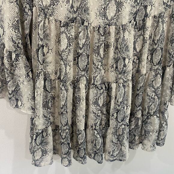 Altar'd State Snakeskin Tiered Mini Dress Bell Sleeve Boho Gypsy Babydoll Sz XS - Picture 6 of 11